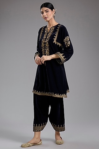 Black Velvet Aari Hand Embroidered Kurta Set by Studio A