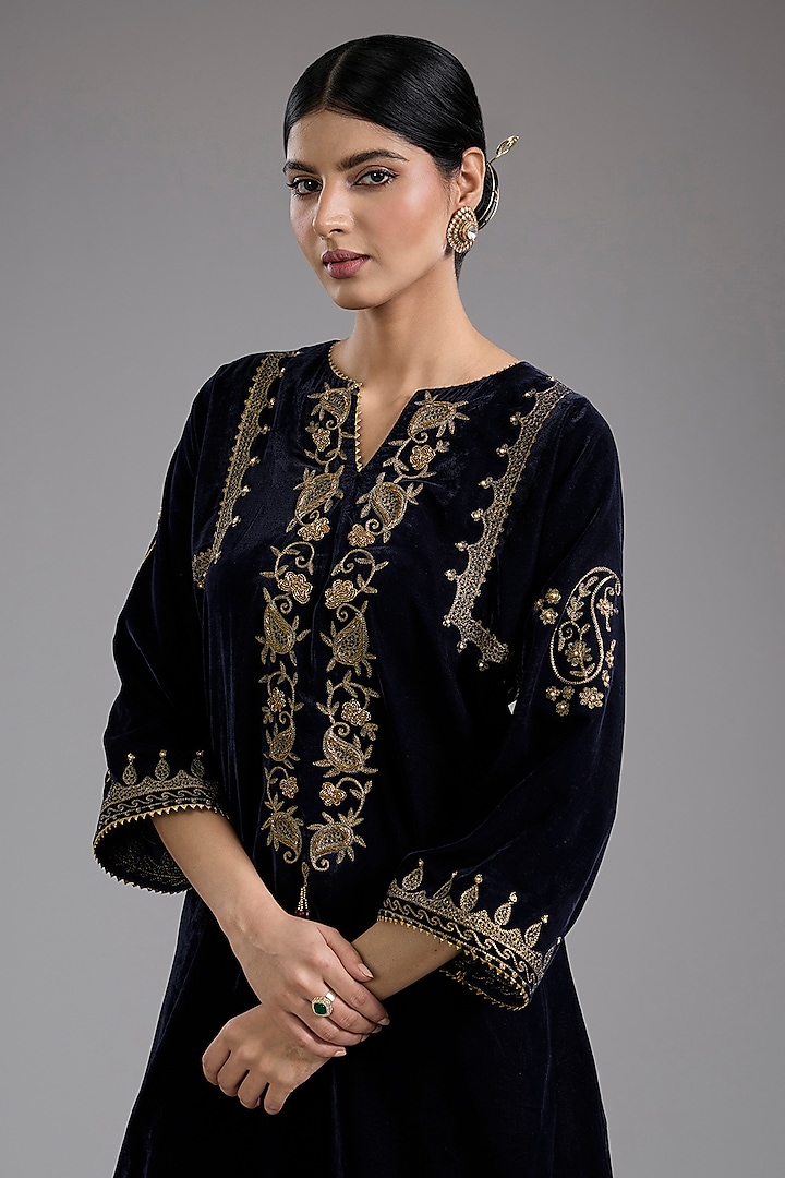 Black Velvet Aari Hand Embroidered Kurta Set by Studio A at Pernia's Pop Up Shop