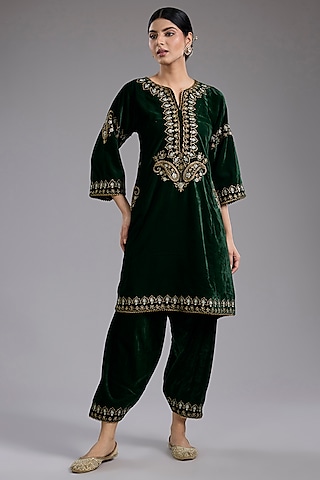 Green Velvet Aari Hand Embroidered Kurta Set by Studio A
