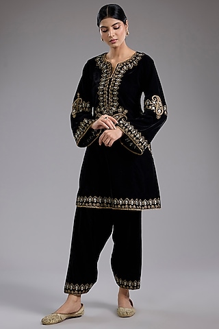 Black Velvet Aari Hand Embroidered Kurta Set by Studio A