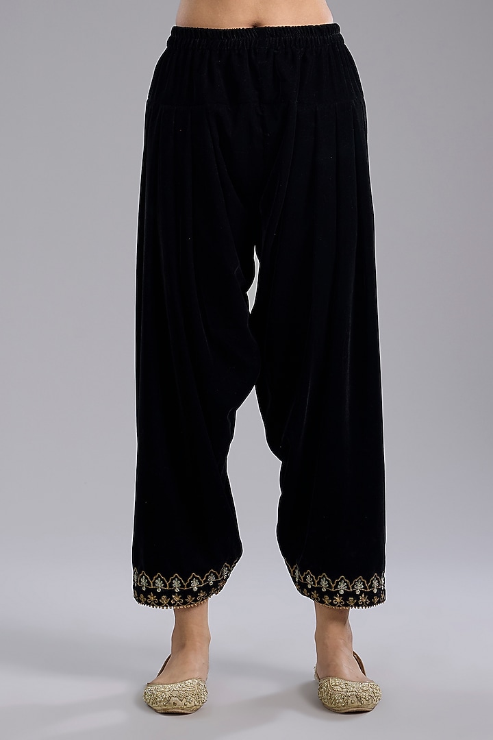 Black Velvet Aari Hand Embroidered Kurta Set by Studio A at Pernia's Pop Up Shop