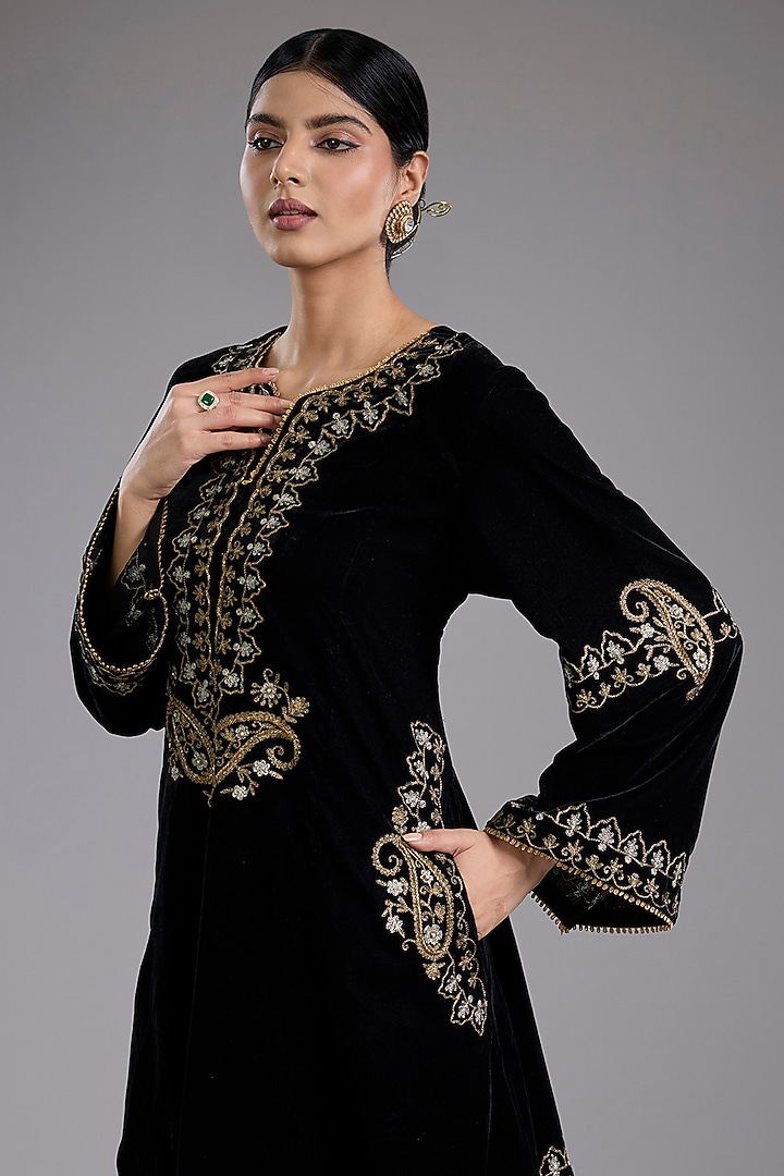 Black Velvet Aari Hand Embroidered Kurta Set by Studio A at Pernia's Pop Up Shop