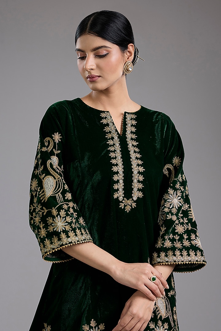 Green Velvet Aari Hand Embroidered Kurta Set by Studio A at Pernia's Pop Up Shop