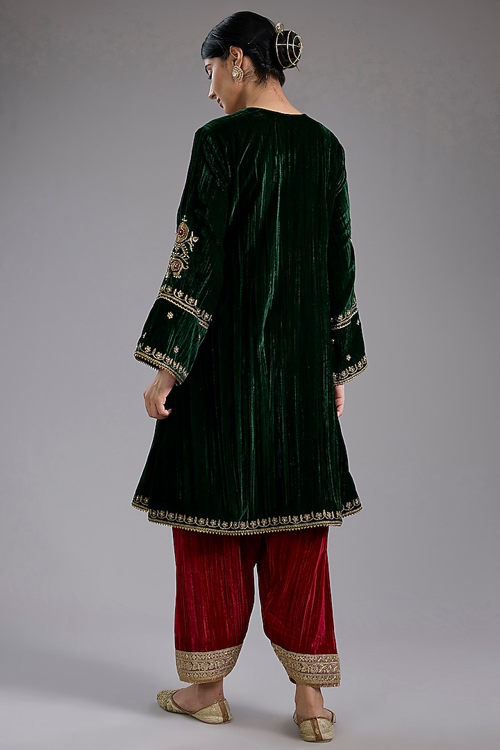 Green Velvet Aari Hand Embroidered Kurta Set by Studio A at Pernia's Pop Up Shop