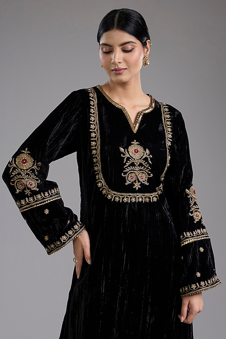 Black Velvet Aari Hand Embroidered Kurta Set by Studio A at Pernia's Pop Up Shop