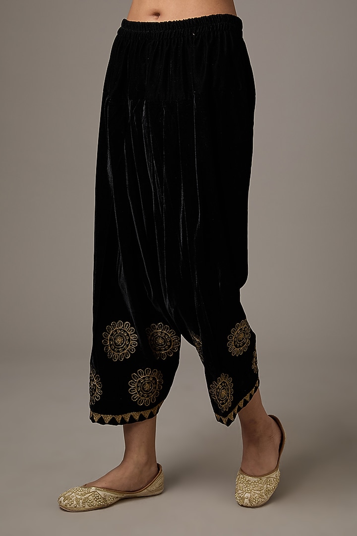 Black Velvet Aari Embroidered Kurta Set by Studio A at Pernia's Pop Up Shop