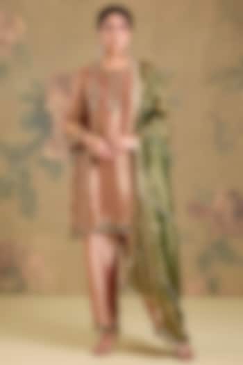 Peach-Orange Tissue Dabka Handwork Kurta Set by Studio A at Pernia's Pop Up Shop