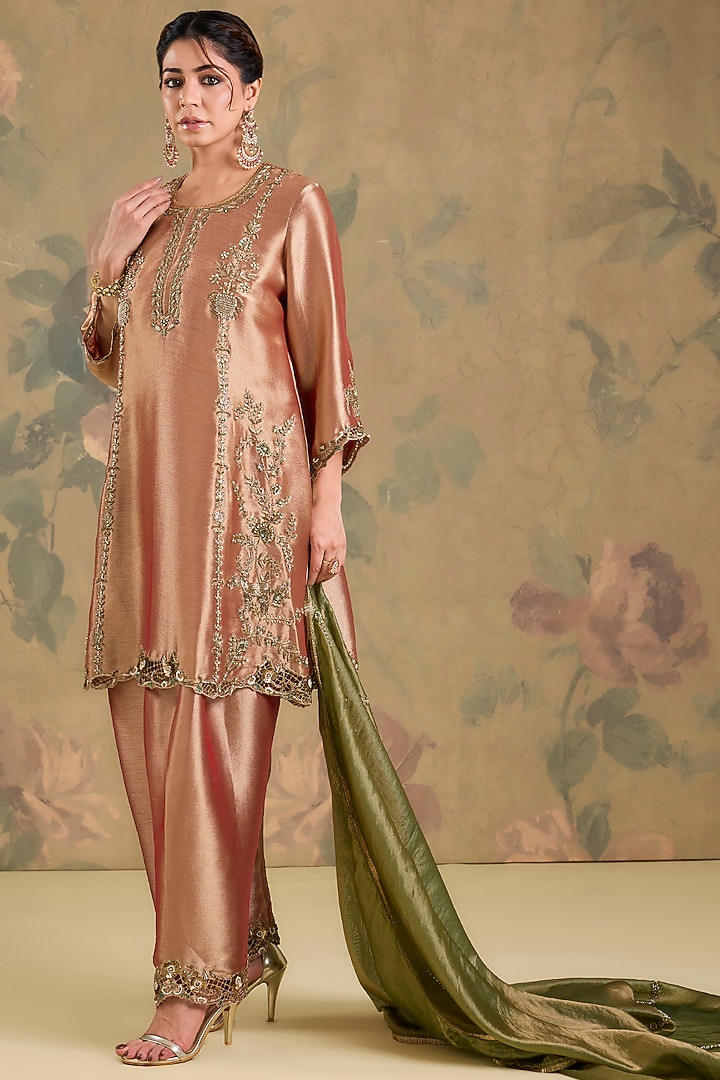 Peach-Orange Tissue Dabka Handwork Kurta Set by Studio A at Pernia's Pop Up Shop