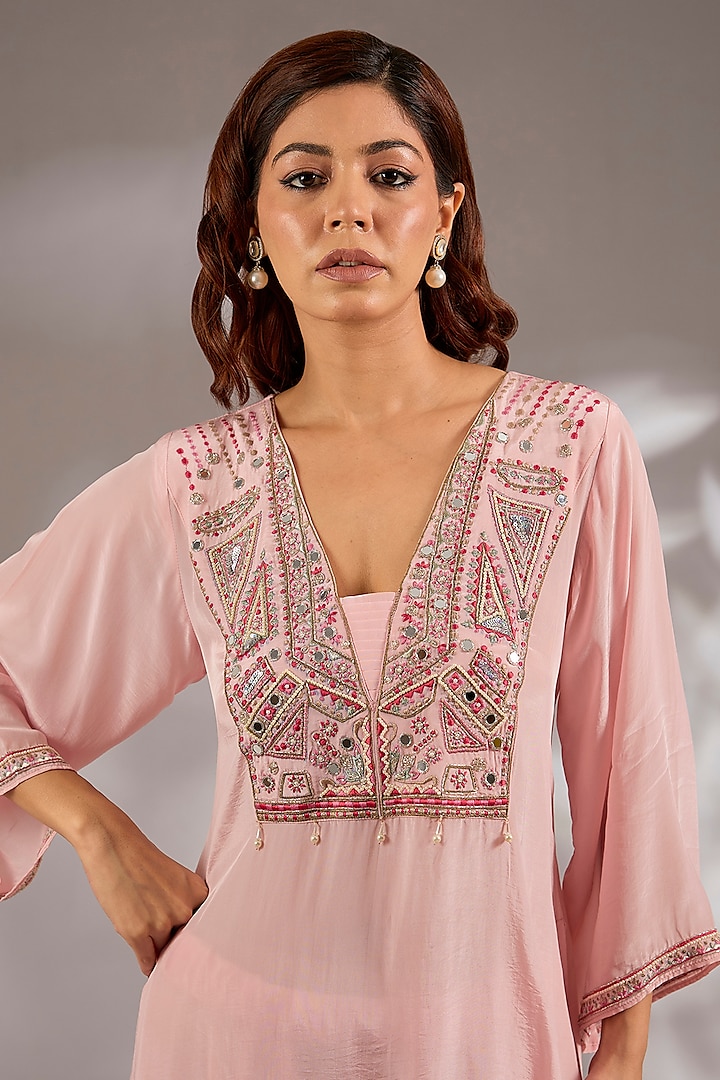 Pink Crepe Mirror Embroidered Kurta Set by Studio A at Pernia's Pop Up Shop