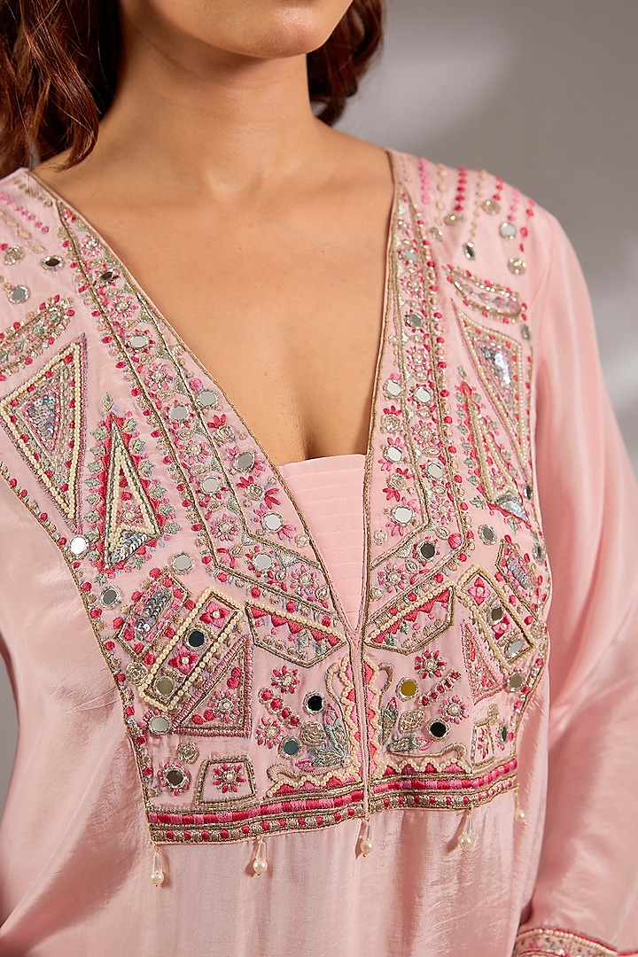 Pink Crepe Mirror Embroidered Kurta Set by Studio A at Pernia's Pop Up Shop