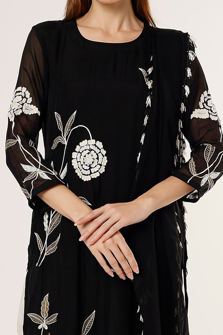 Black Embroidered Kurta Set by Studio A at Pernia's Pop Up Shop