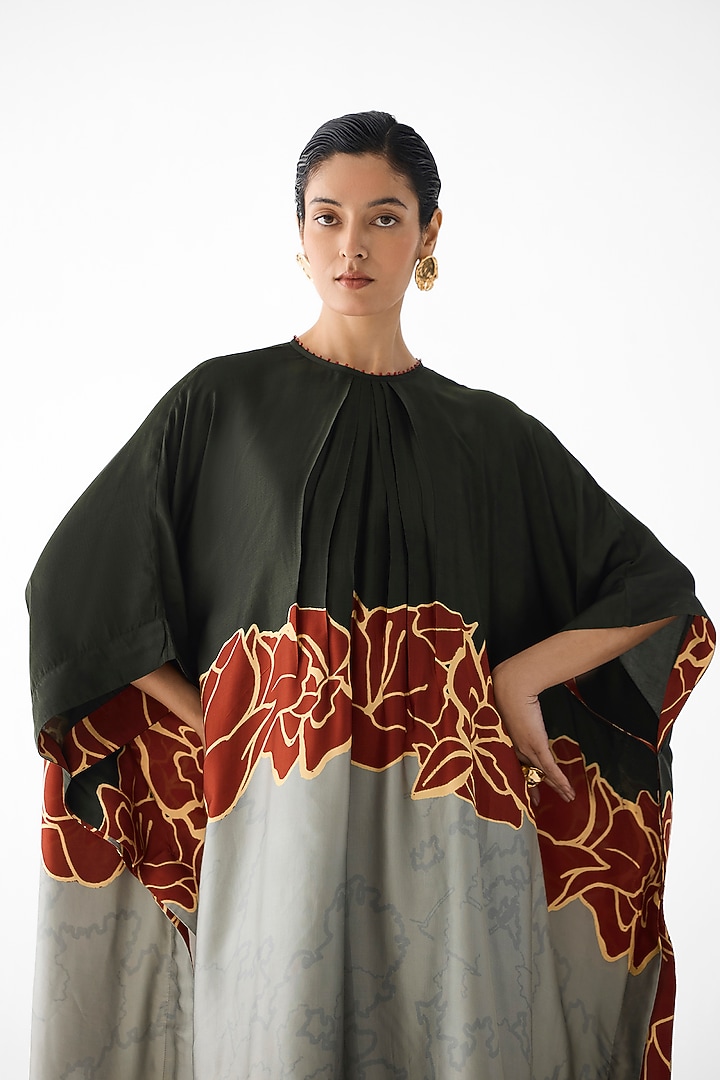 Grey & Red Vegan Silk Floral Printed Kurta Set by Studio Rigu at Pernia's Pop Up Shop