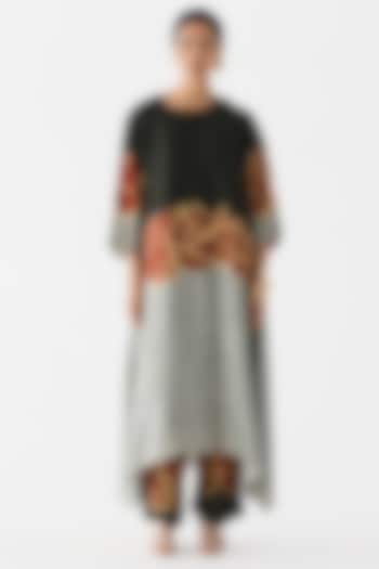 Grey & Red Vegan Silk Floral Printed Kurta Set by Studio Rigu at Pernia's Pop Up Shop