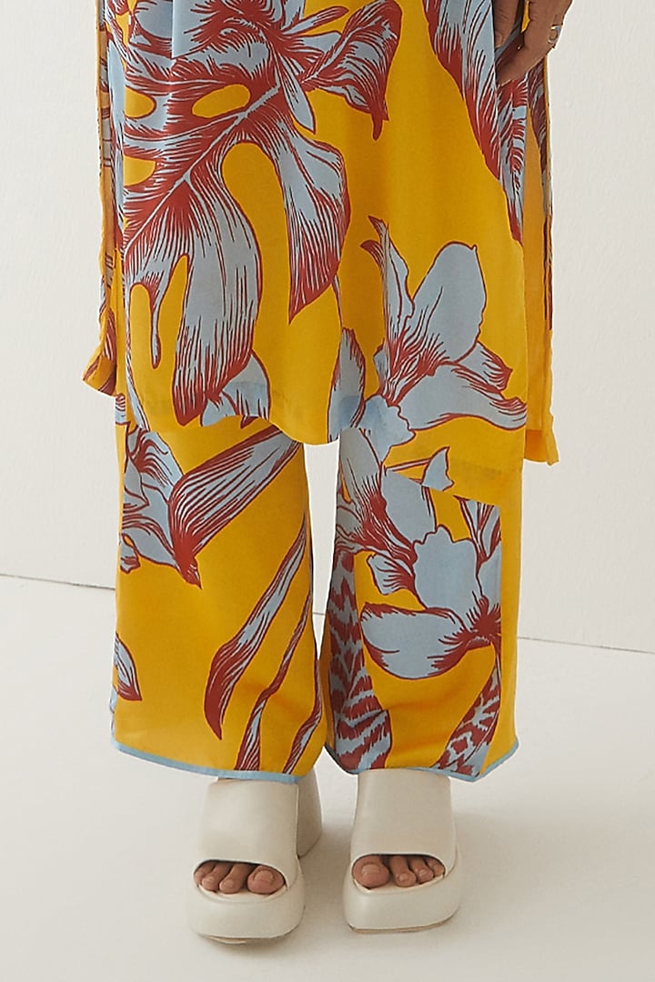 Yellow Vegan Silk Printed One-Shoulder Kurta Set by Studio Rigu at Pernia's Pop Up Shop