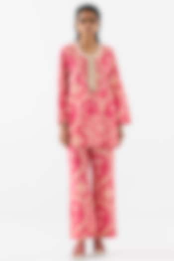 Pink Cotton Digital Printed & Hand Embroidered Short Kurta Set by Studio Rigu at Pernia's Pop Up Shop