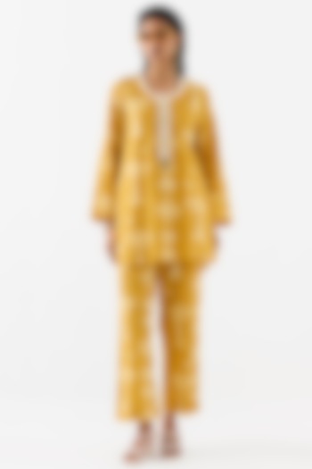 Yellow Cotton Digital Printed & Hand Embroidered Short Kurta Set by Studio Rigu at Pernia's Pop Up Shop