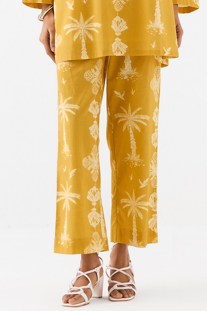 Yellow Cotton Digital Printed & Hand Embroidered Short Kurta Set by Studio Rigu at Pernia's Pop Up Shop