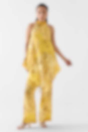 Yellow Vegan Silk Paisley Printed Co-Ord Set by Studio Rigu at Pernia's Pop Up Shop