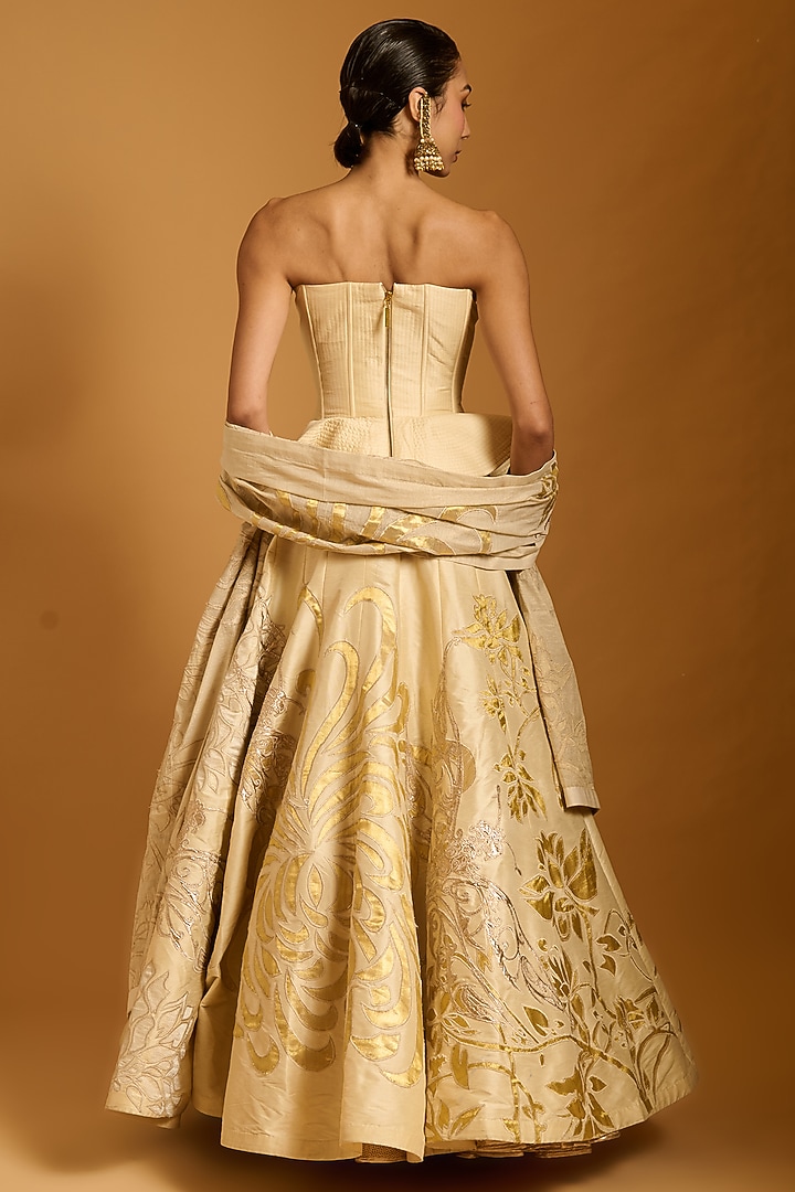 Vanilla Color Dupion Applique Work Bridal Lehenga Set by Siddartha Tytler at Pernia's Pop Up Shop