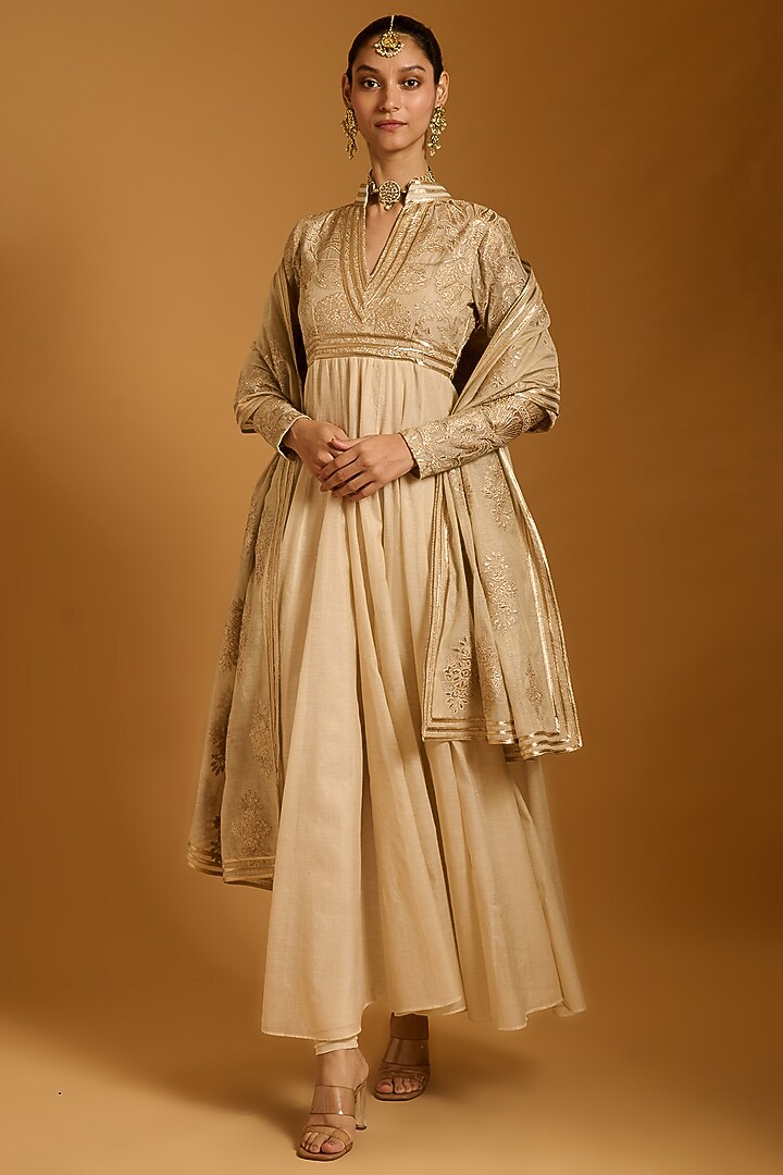 Beige Chanderi Applique Work Bridal Anarkali Set by Siddartha Tytler at Pernia's Pop Up Shop