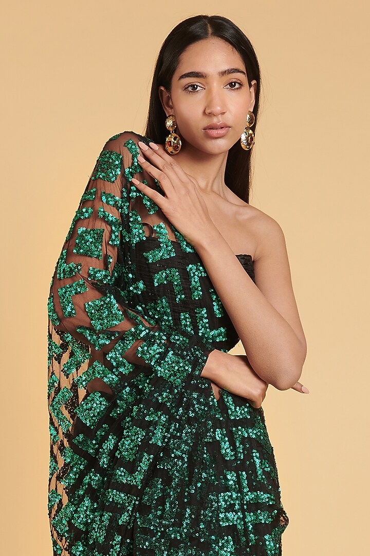 Emerald Green Hand Embroidered Reception Saree Set by Siddartha Tytler at Pernia's Pop Up Shop