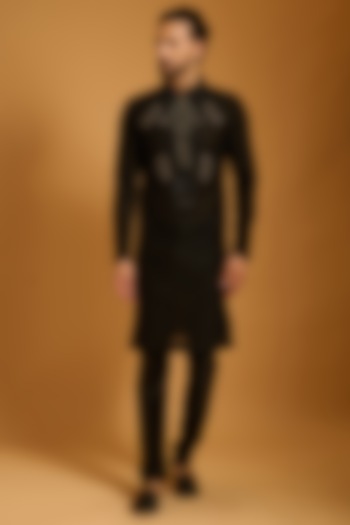 Black Georgette Threadwork Kurta Set by Siddartha Tytler Men at Pernia's Pop Up Shop