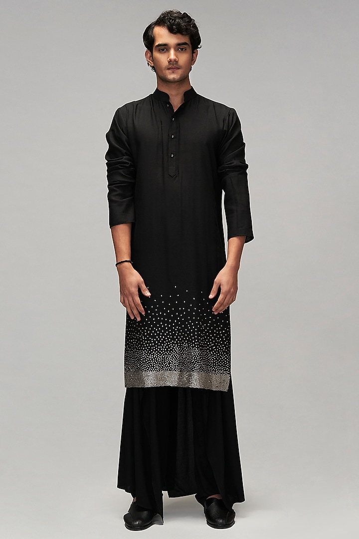 Black Blended Linen Crystal Embroidered Kurta Set by Siddartha Tytler Men at Pernia's Pop Up Shop