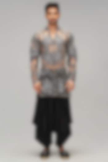 Grey & Black Net Thread Embroidered Kurta Set by Siddartha Tytler Men at Pernia's Pop Up Shop