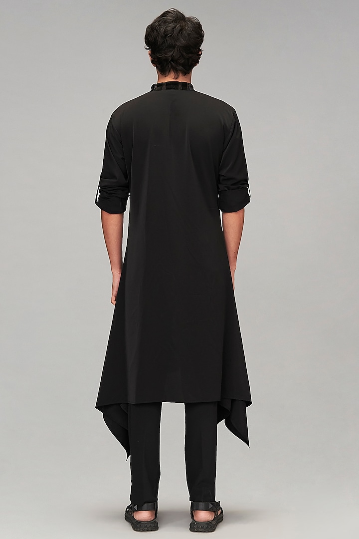 Black Heavy Crepe Striped Draped Kurta Set by Siddartha Tytler Men at Pernia's Pop Up Shop