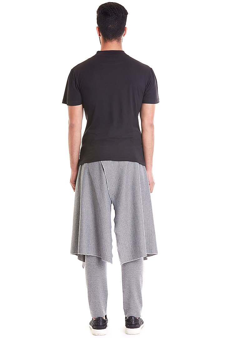Blue & Black Printed T-shirt by Siddartha Tytler Men at Pernia's Pop Up Shop
