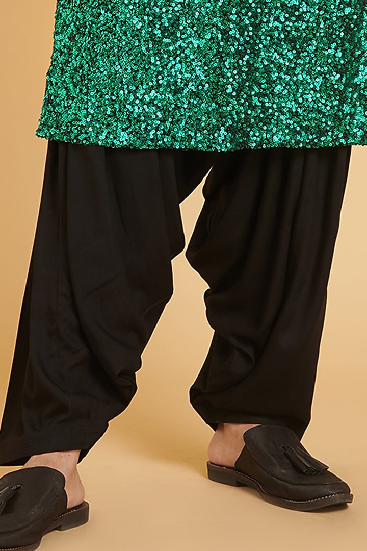 Emerald Green Georgette Sequin Embroidered Kurta Set by Siddartha Tytler Men at Pernia's Pop Up Shop