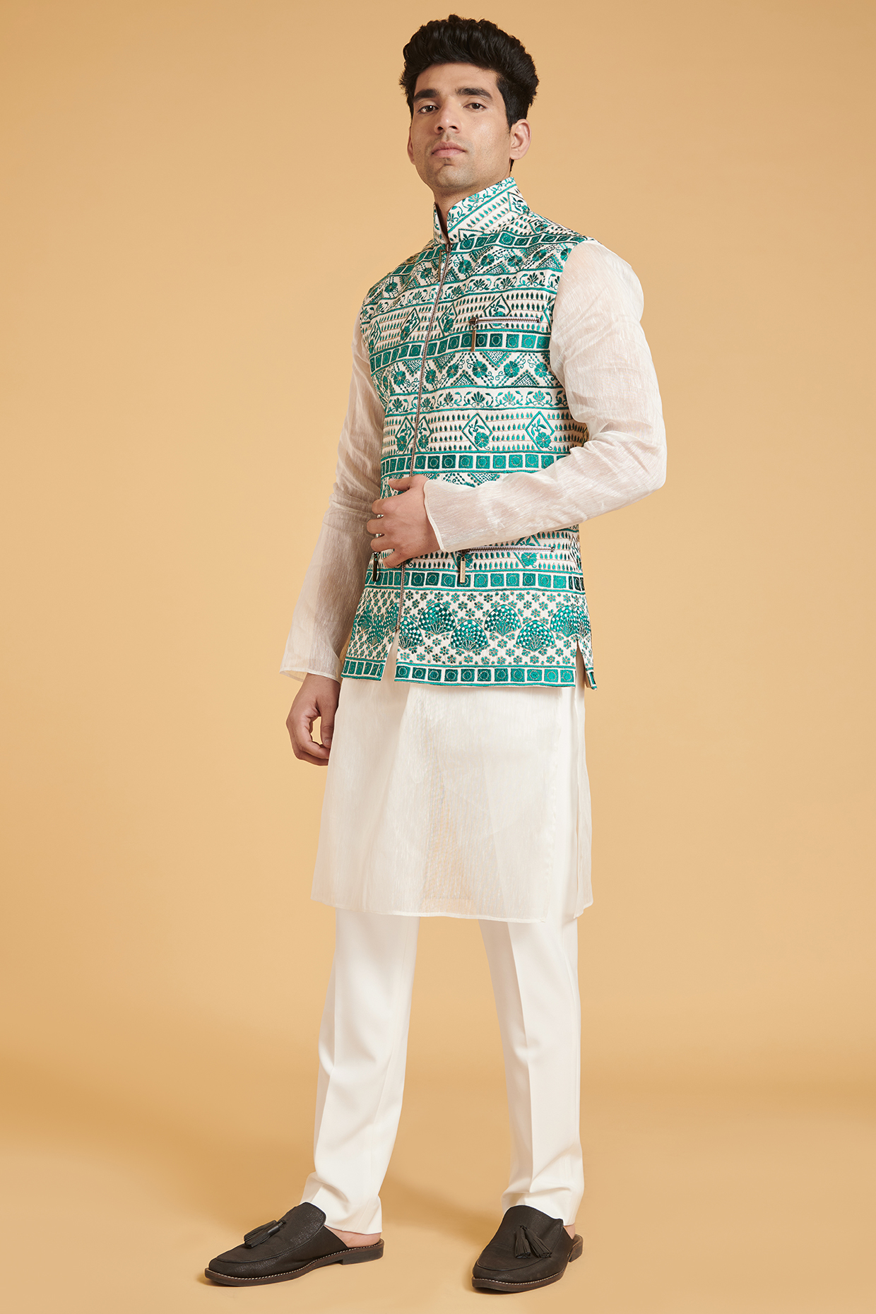 Ivory Matka Silk Thread & Zari Embroidered Bundi Jacket Set by Siddartha Tytler Men at Pernia's Pop Up Shop
