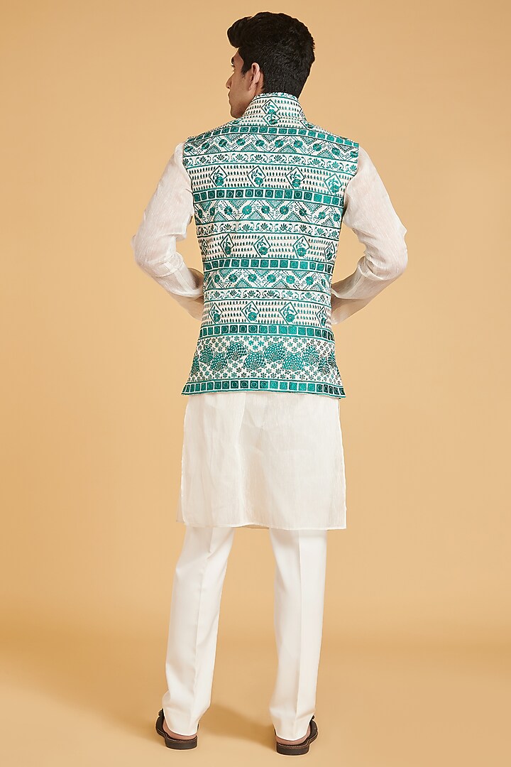 Ivory Matka Silk Thread & Zari Embroidered Bundi Jacket Set by Siddartha Tytler Men at Pernia's Pop Up Shop