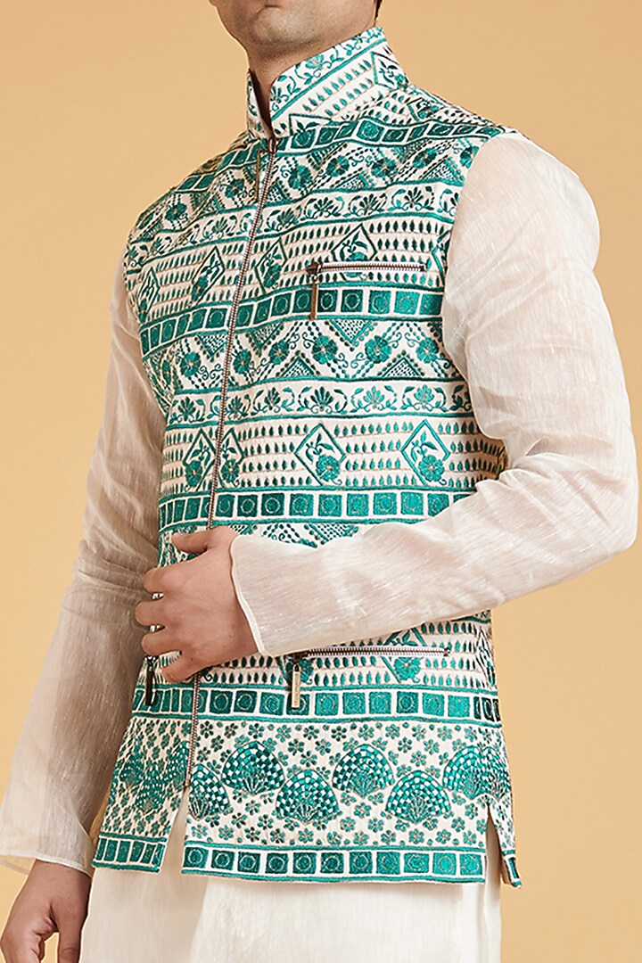 Ivory Matka Silk Thread & Zari Embroidered Bundi Jacket Set by Siddartha Tytler Men at Pernia's Pop Up Shop