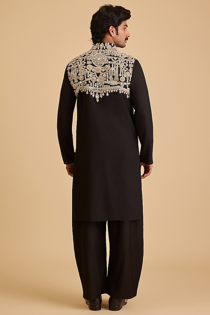 Black Linen Blend Aari Embroidered Kurta Set by Siddartha Tytler Men at Pernia's Pop Up Shop