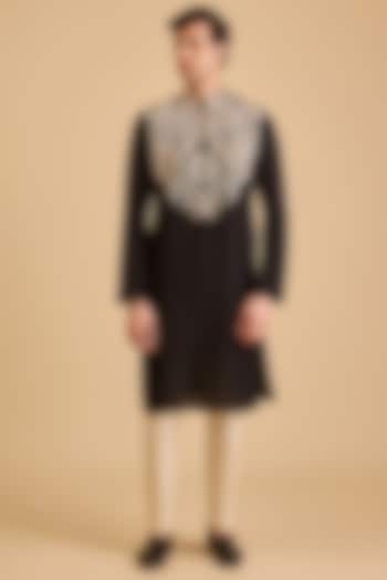 Black Linen Blend Embroidered Kurta Set by Siddartha Tytler Men at Pernia's Pop Up Shop