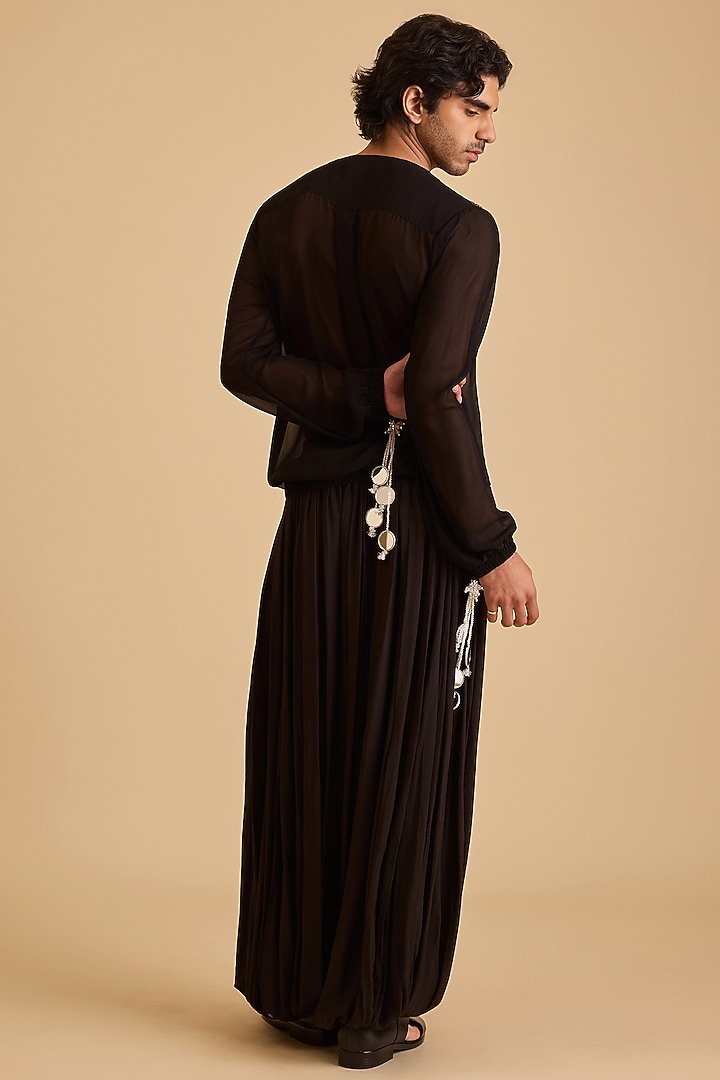 Black Polyester Georgette Embroidered Short Kurta by Siddartha Tytler Men at Pernia's Pop Up Shop