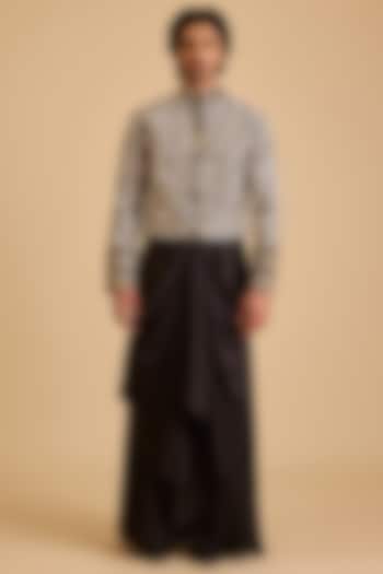 Black & White Raw Silk Aari Embroidered Jacket Kurta Set by Siddartha Tytler Men at Pernia's Pop Up Shop