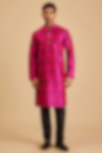 Pink Silk Snake Printed Kurta by Siddartha Tytler Men at Pernia's Pop Up Shop