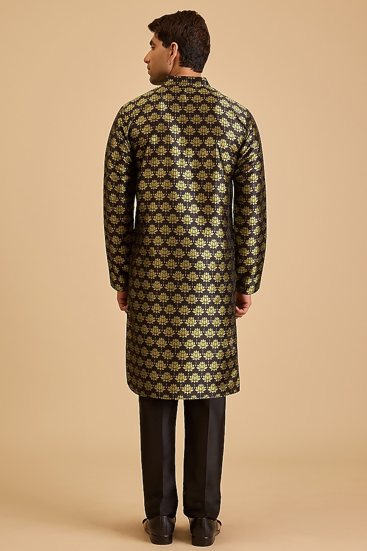 Green Silk Lotus Printed Kurta by Siddartha Tytler Men at Pernia's Pop Up Shop