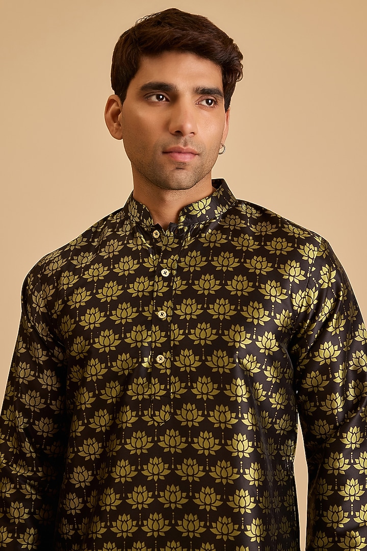 Green Silk Lotus Printed Kurta by Siddartha Tytler Men at Pernia's Pop Up Shop