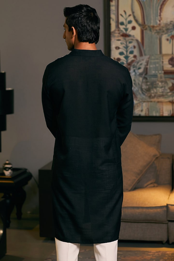Black Blended Linen Metallic Stripe Work Kurta by Siddartha Tytler Men at Pernia's Pop Up Shop