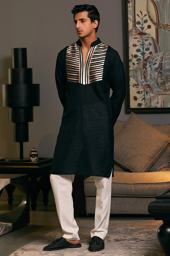 Black Blended Linen Metallic Stripe Work Kurta by Siddartha Tytler Men at Pernia's Pop Up Shop
