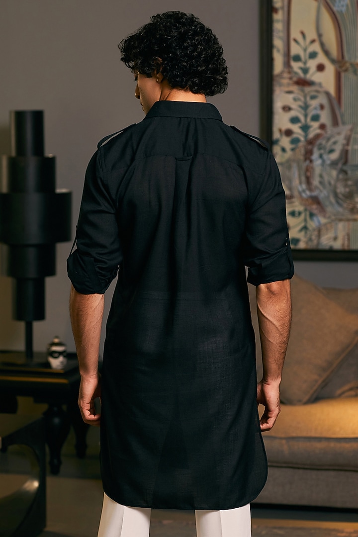 Black Blended Linen Pintuck Kurta by Siddartha Tytler Men at Pernia's Pop Up Shop