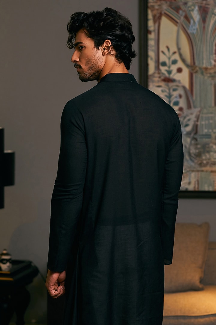Black Blended Linen Asymmetric Embroidered Kurta by Siddartha Tytler Men at Pernia's Pop Up Shop