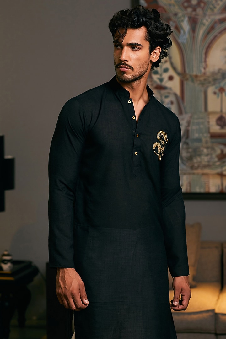Black Blended Linen Asymmetric Embroidered Kurta by Siddartha Tytler Men at Pernia's Pop Up Shop
