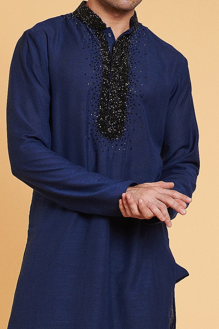Blue Blended Linen Embroidered Kurta Set by Siddartha Tytler Men at Pernia's Pop Up Shop