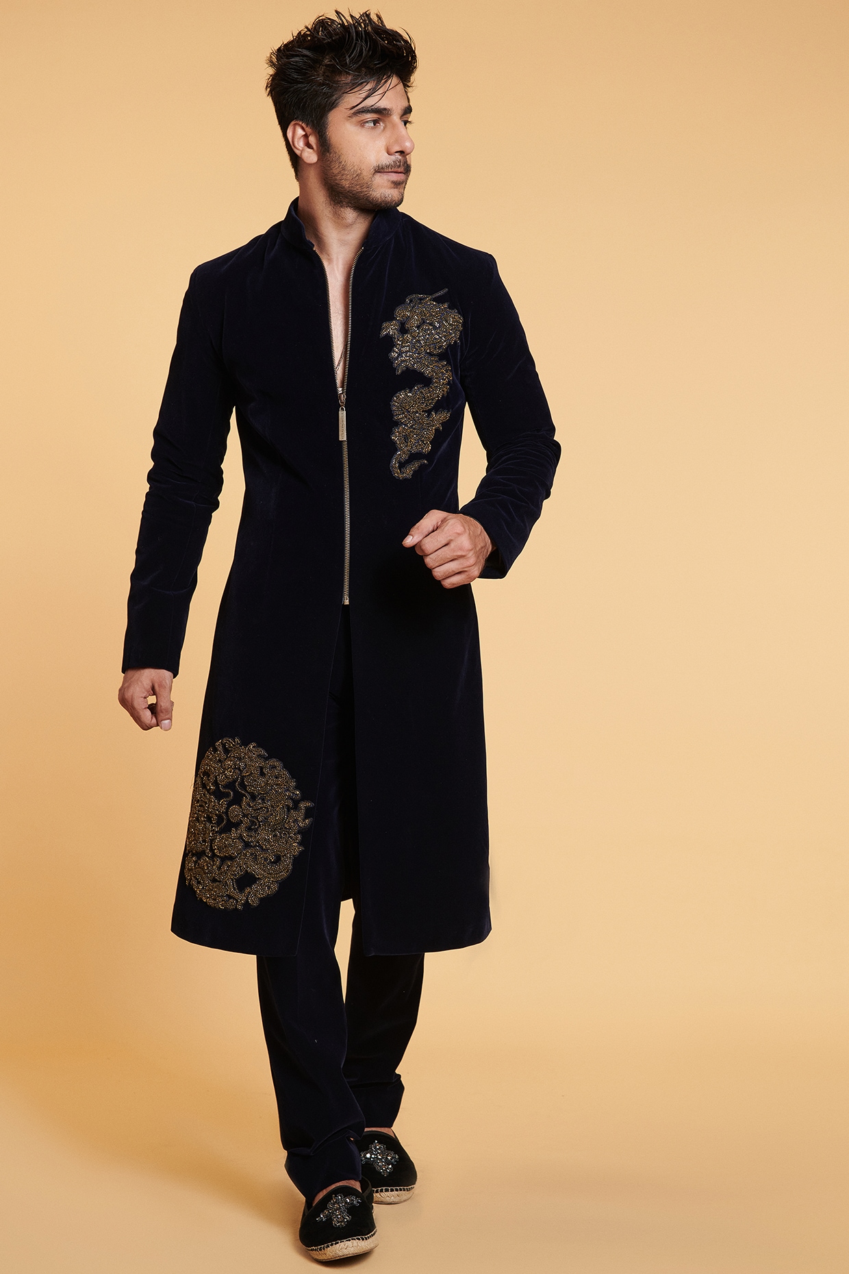 Velvet sherwani clearance for groom