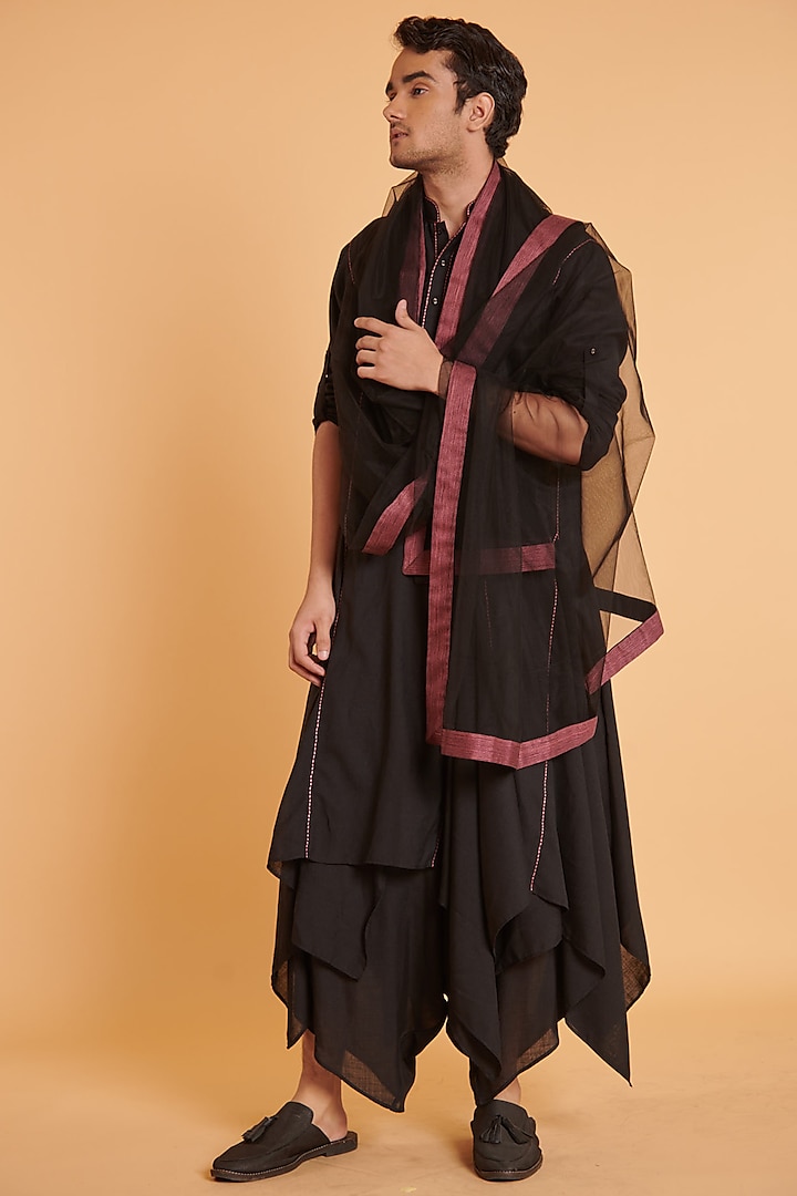 Black Blended Linen Kurta Set by Siddartha Tytler Men