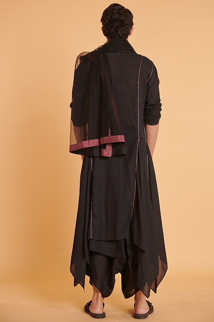 Black Blended Linen Kurta Set by Siddartha Tytler Men at Pernia's Pop Up Shop